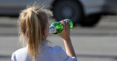 Детский алкоголизм: причины, симптомы и лечение Алкогольное отравление у детей